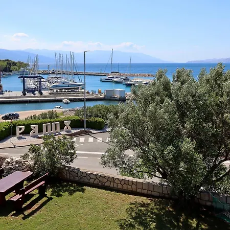 Appartement By The Sea - 19981 Novi Vinodolski